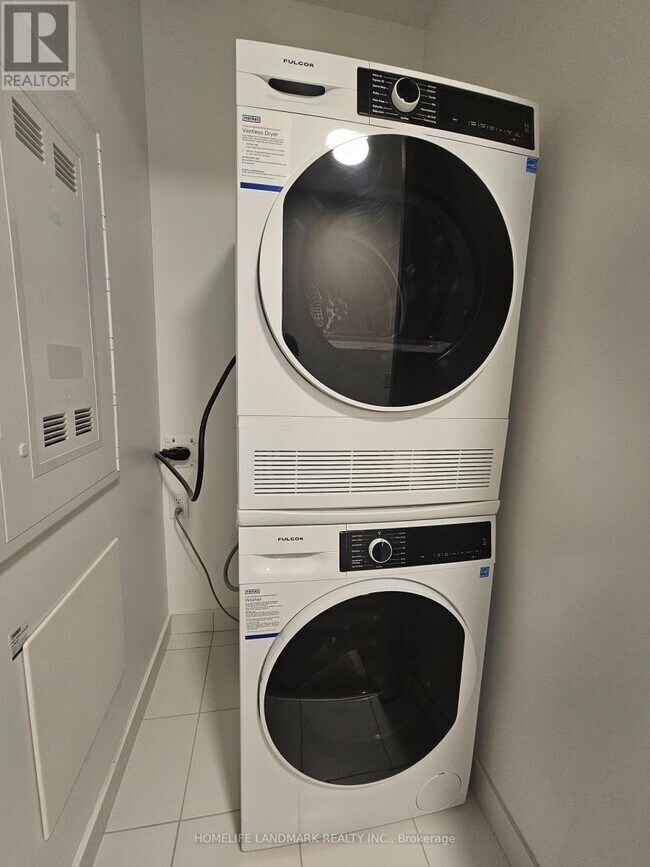 Photo - 180 Front St E Unité 2912