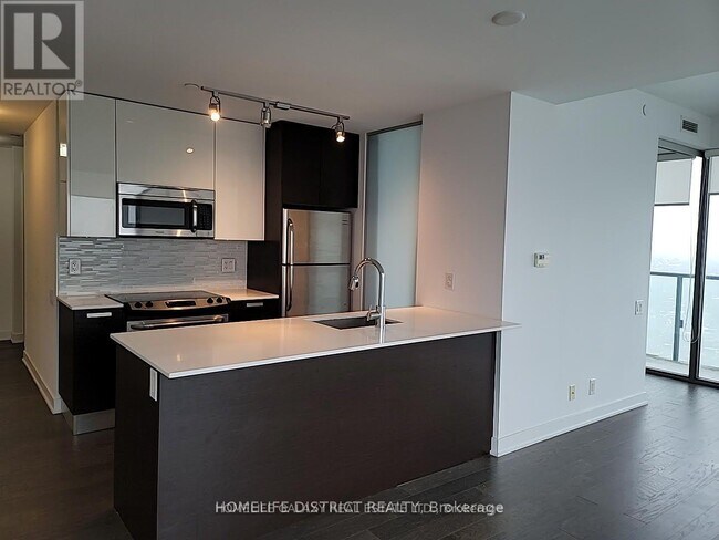 Photo - 1815 Yonge St Unit LPH_06