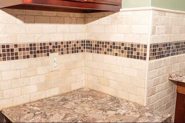 Photo - 337 St Lawrence Ave Unidad Lower