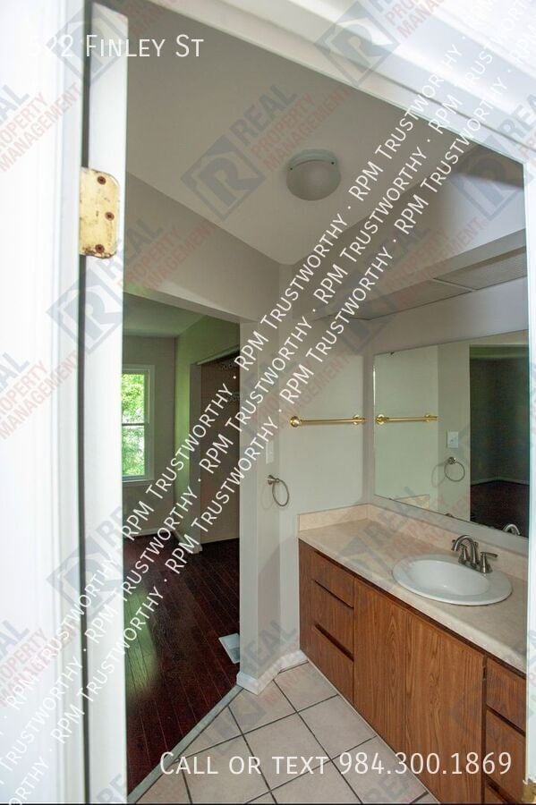 Photo - 522 Finley St