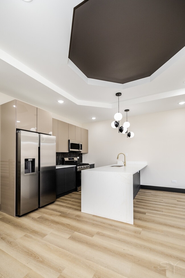 Photo - 5637 S Prairie Ave Unit 2