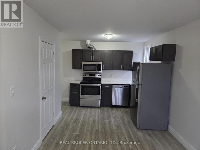 Photo - 917 Main St E Unit 6