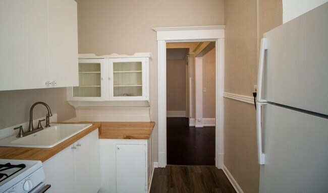 Photo - Goldie Apartments - Room for rent Unit U