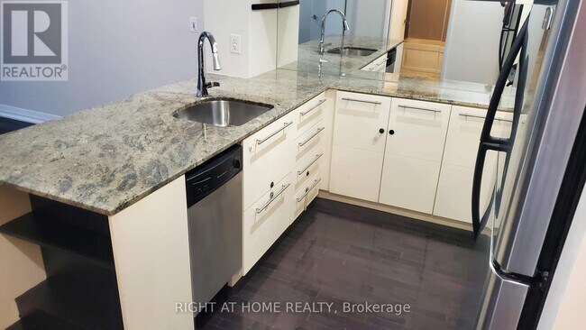 Photo - 25 Carlton St. Unit 2806