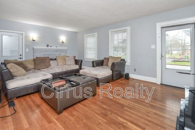 Photo - 10 Parkside Pl