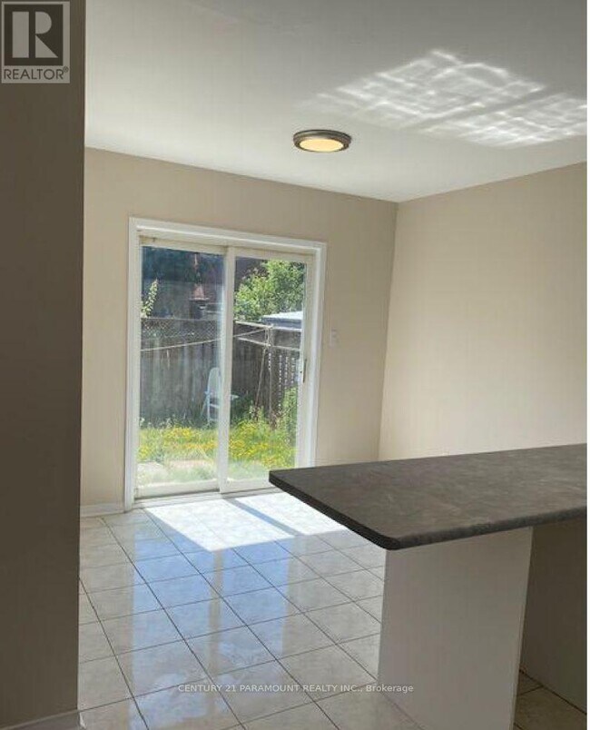 Photo - 23 Sunnybrook Crescent