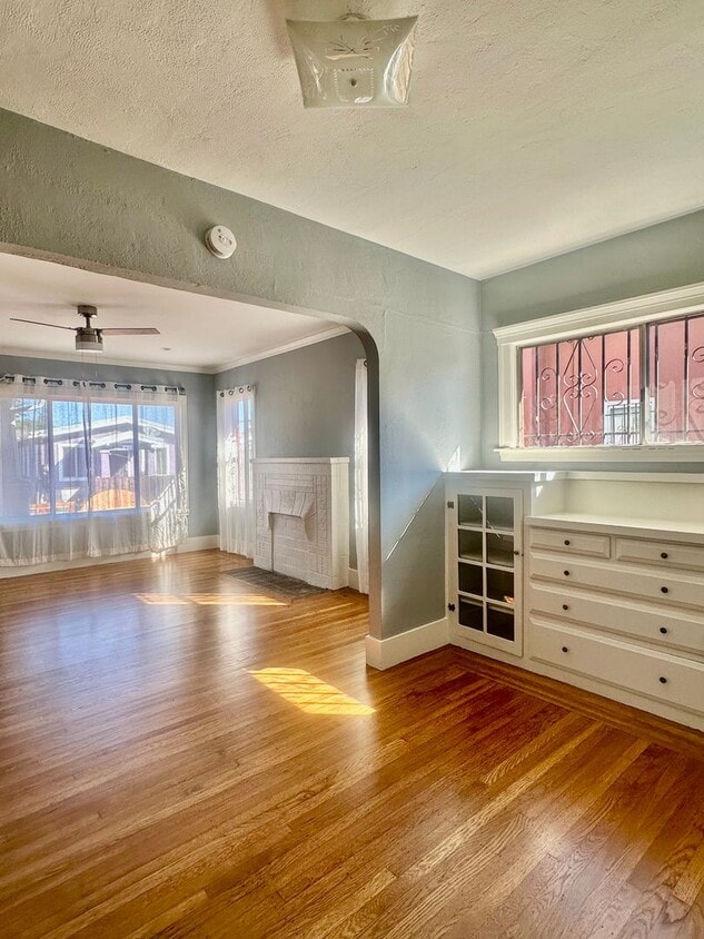 Charming single family home available for ... - Charming single family home available for ...