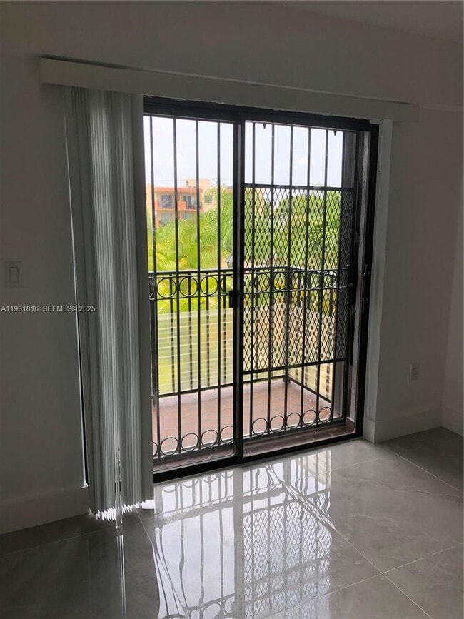 Photo - 777 SW 9th Ave Unit 322