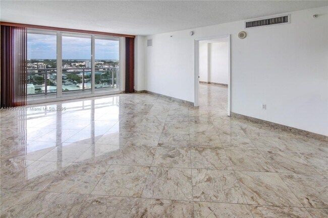 Photo - 6917 Collins Ave Unidad 1622