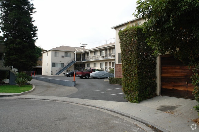 1247 Viola Ave