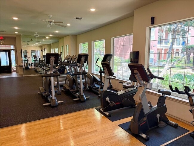 Photo - 2400 McCue Rd Unidad 446