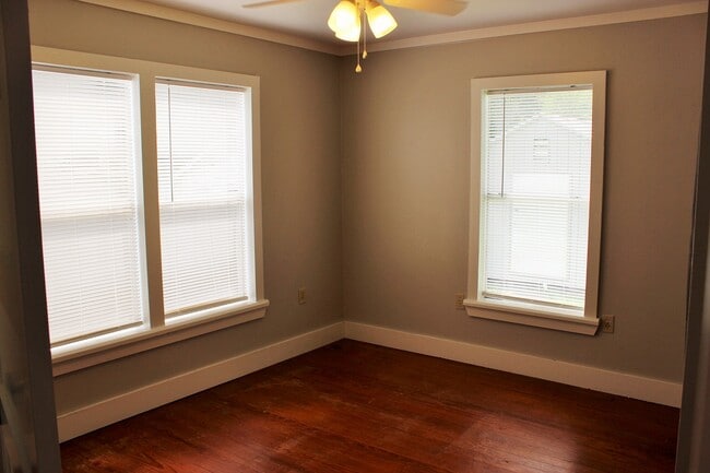 Photo - 704 E Academy St