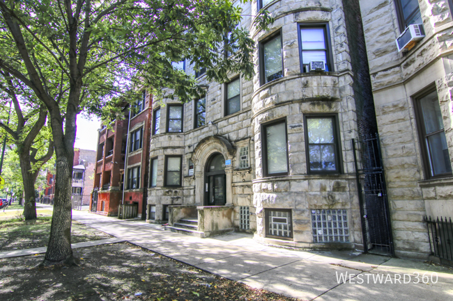 Building Photo - 5612 S Michigan Ave Unit 2S