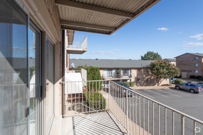 1BR, 1BA - 666 SF - Acclaim at Alexandria