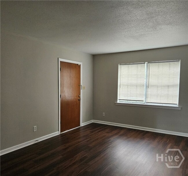 Photo - 4407 Caroline Dr