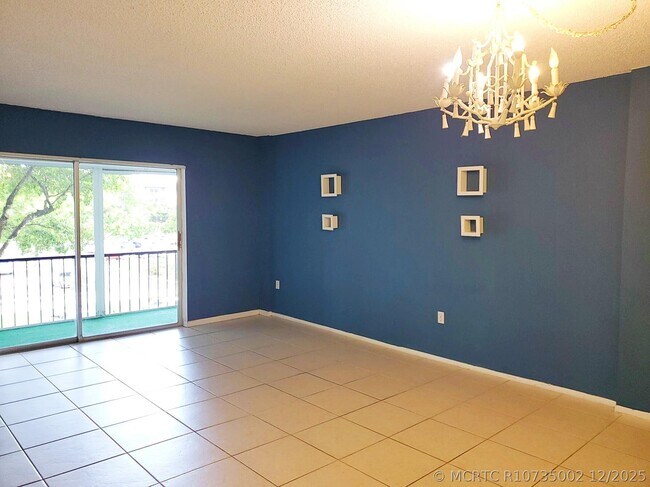 Photo - 4156 Inverrary Dr Unit 305