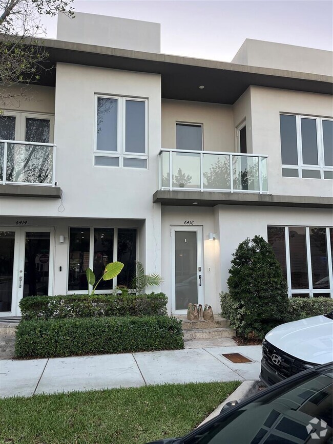 Building Photo - 6416 NW 105th Pl Rental