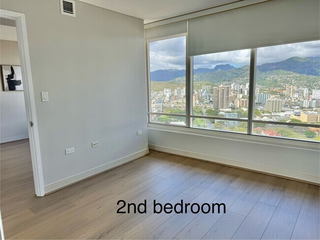 Photo - Pacifica Honolulu, 2 bdrm, 2 bath, 2 covered parking, just below the Penthouse Unidad 4501