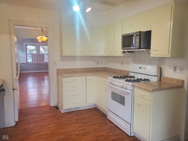 Photo - 1745 Beeler Ave