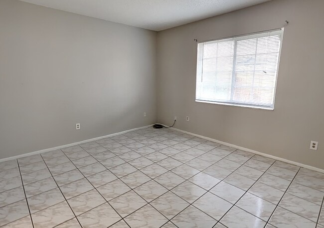 Photo - 1921 Truman Rd