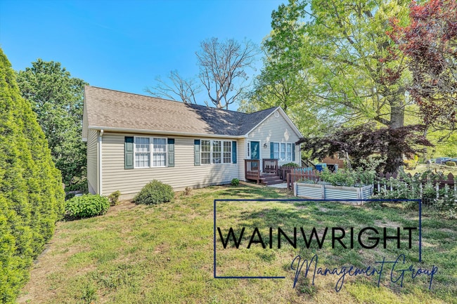 Photo - Charming Ranch Convenient Location