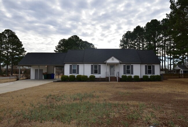 Building Photo - 505 E Birchwood Dr