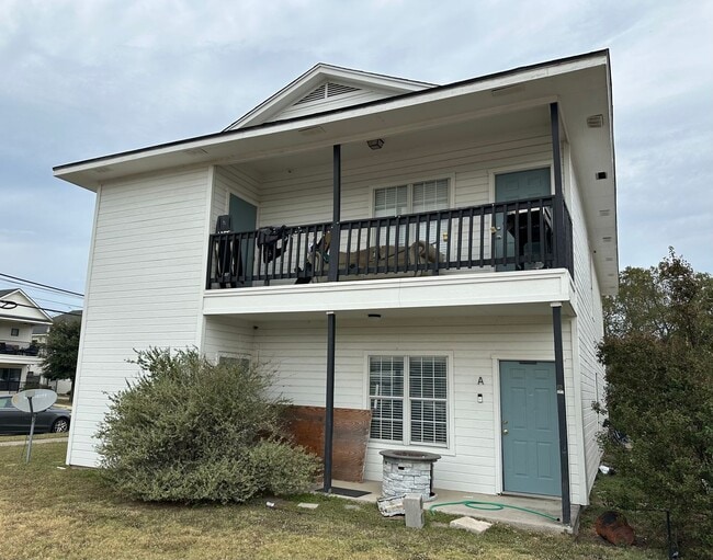 Building Photo - 1900 S 16th St Unit A