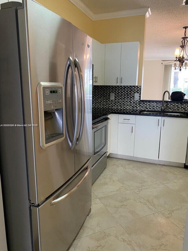 Photo - 2142 Madeira Dr