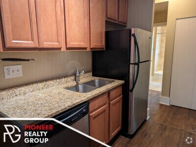 Building Photo - 3449 N Wolcott Ave Unit 2 Rental