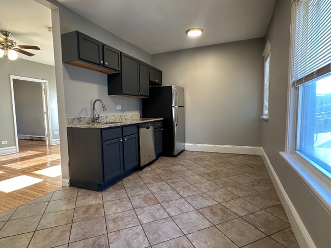 856 N Mayfield Ave Unit 2S