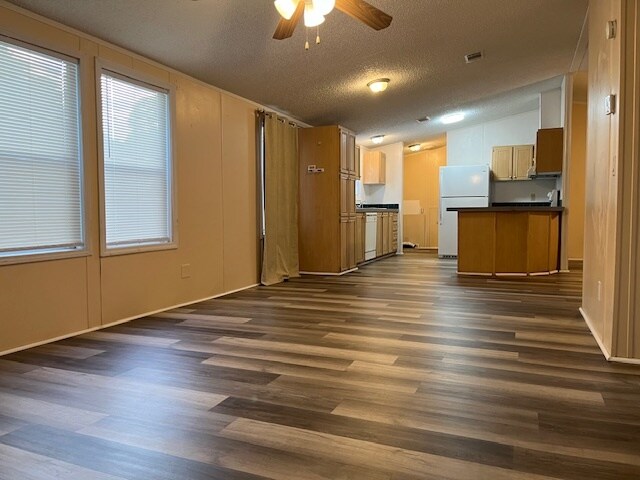 Photo - 5924 Ashen Ave