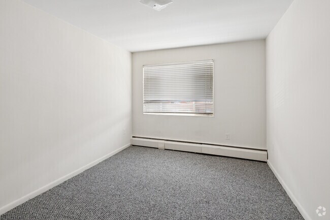 2BR, 1BA - 799SF - Secondary Bedroom
