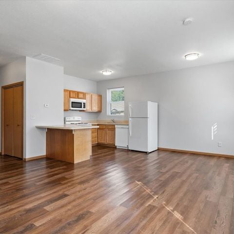 Photo - Seelyville Terrace