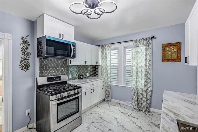 Photo - 405 W Ferry St