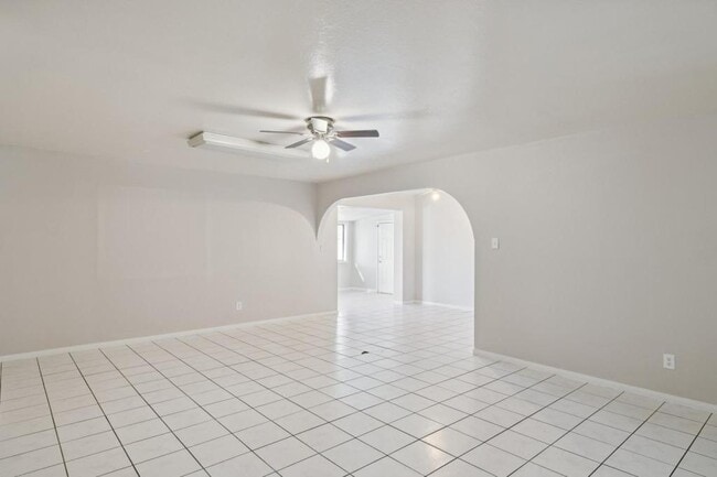 Photo - 3343 W Palmaire Ave