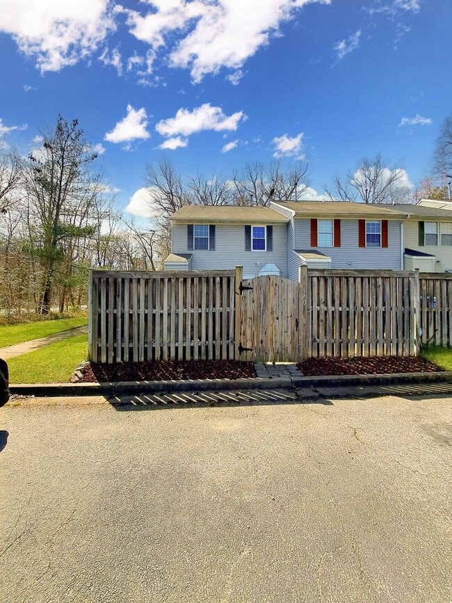 Photo - 3870 Gateview Pl