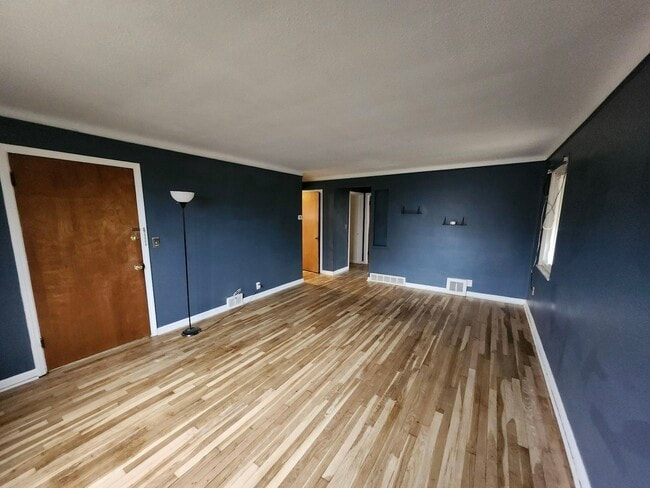 Photo - 24750 Lakeshore Blvd