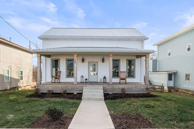 Building Photo - 145 E Main St