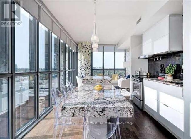 Photo - 101 Charles St E Unit 3206