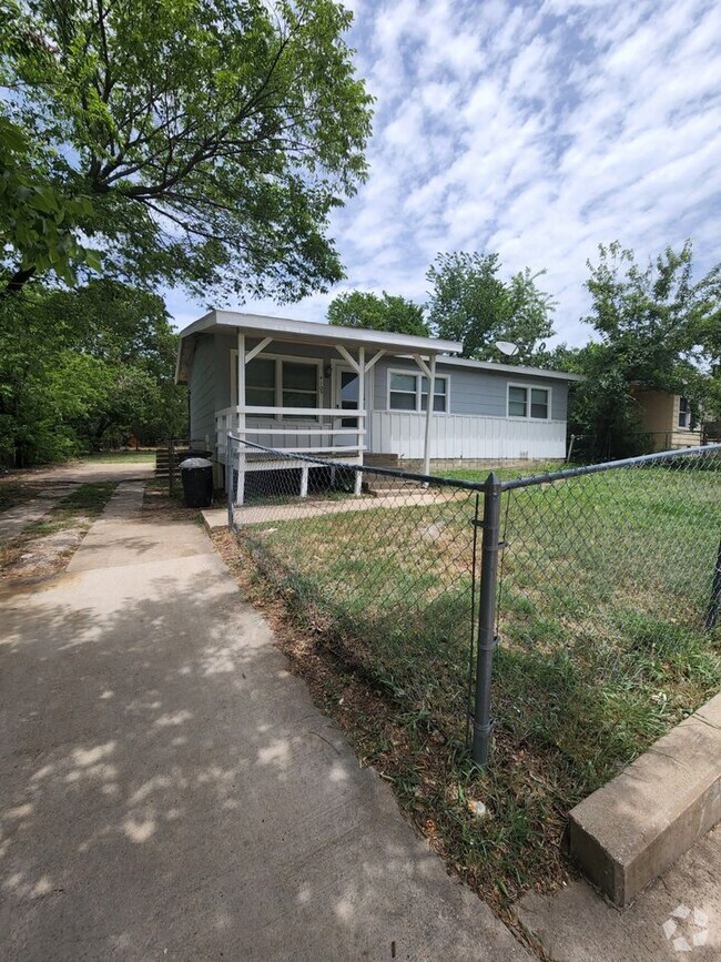 Building Photo - 4109 Chickasaw Ave Rental