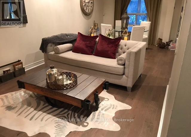 Photo - 128 Carlaw Ave