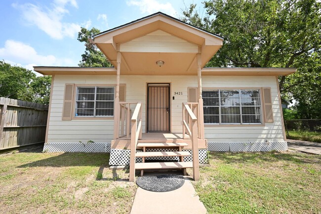 Building Photo - 3421 Anita St Rental