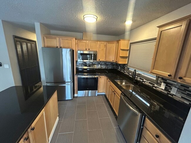 Photo - 2011 Salem Ct