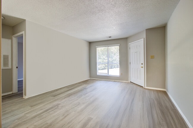 Photo - Lamplighter Apartments