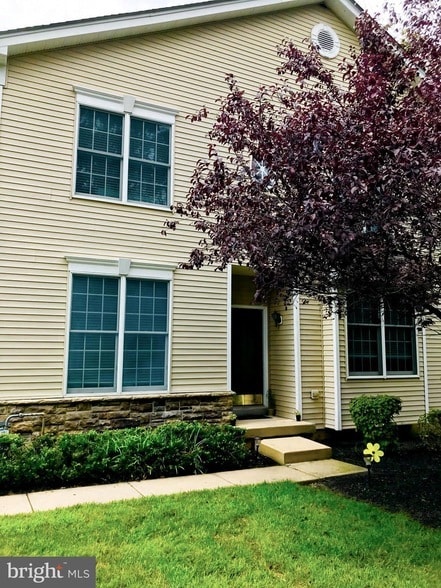Photo - 22 Nestlewood Way Townhome