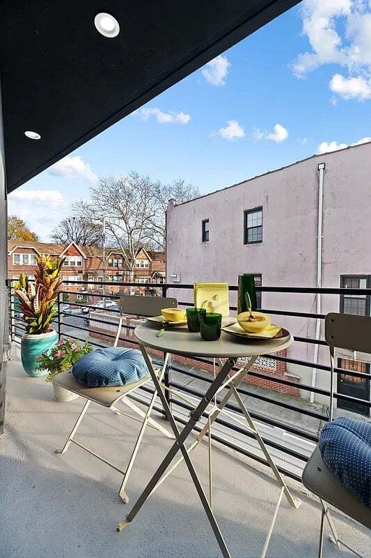 2454 E 15th St Unit 4B