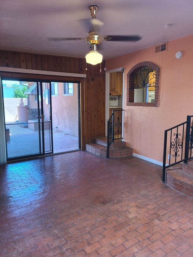 Photo - 4 Bedroom, 2 Bathroom! Lovely Home!
