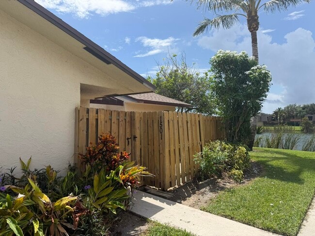 Building Photo - 1501 Waterview Cir
