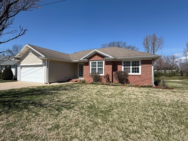 Building Photo - 500 Clifton Ct
