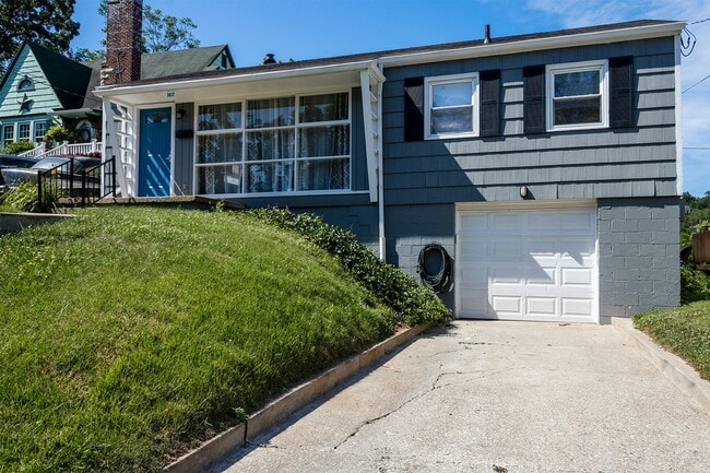 Photo - 1617 Crestmont Dr
